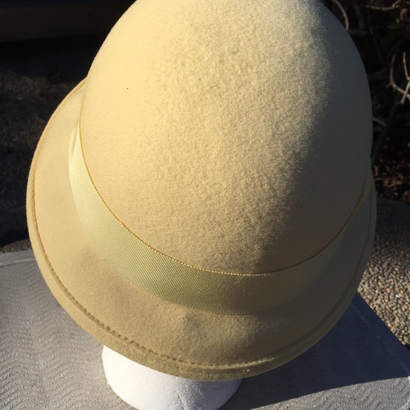 Vintage ‘Daffodil Yellow’ Spring Hat🌼 - Picture 2 of 9